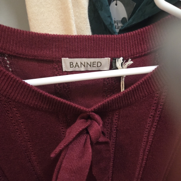 Chic Burgundy Women's Blouse with Bow Detail - Picture 4 of 5